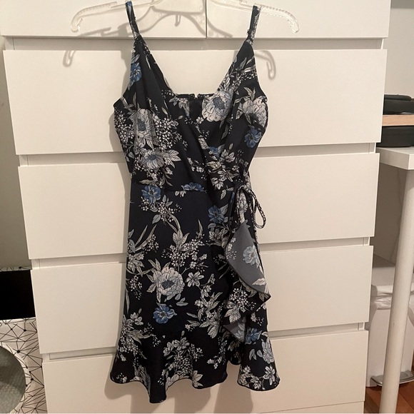 SPEECHLESS Selina Faux Wrap Dress Navy - Size S - Picture 1 of 4